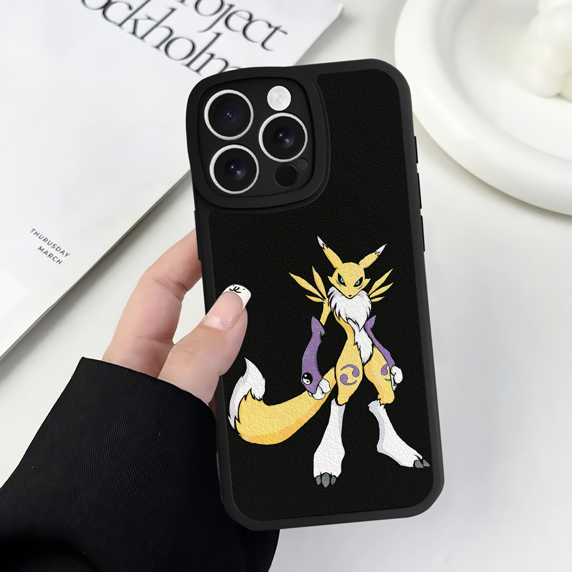 （画像用） Digimon デジタルモンスター/デジモン 【iPhone 16シリーズ対応】シリコンスマホケース（レザー調） 材質：シリコン
